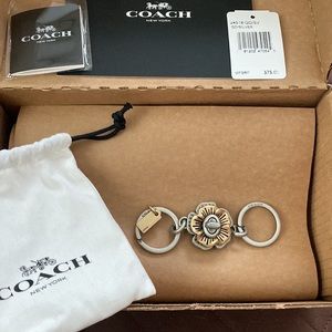 Coach Tea Rose Turnlock Valet